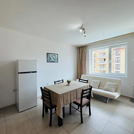 Sunny House 203 One Bedroom Apartment *