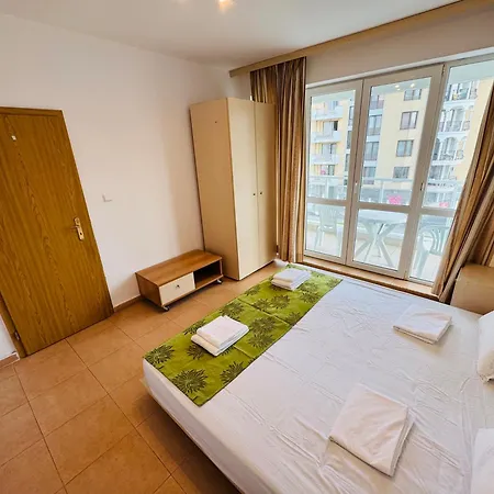 Sunny House 203 One Bedroom Apartment *